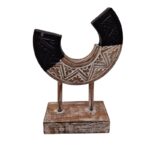 DECO 1 2 RED. STAND NEGRO 25CM