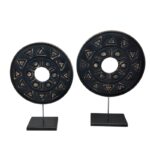 SET (2) DECO STAND TRIANG NEGRO 36 32CM